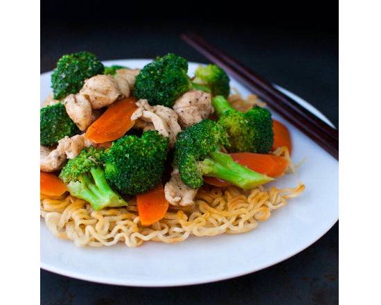 Chow mein au poulet / Chicken Chow Mein/ 什菜鸡肉炒面